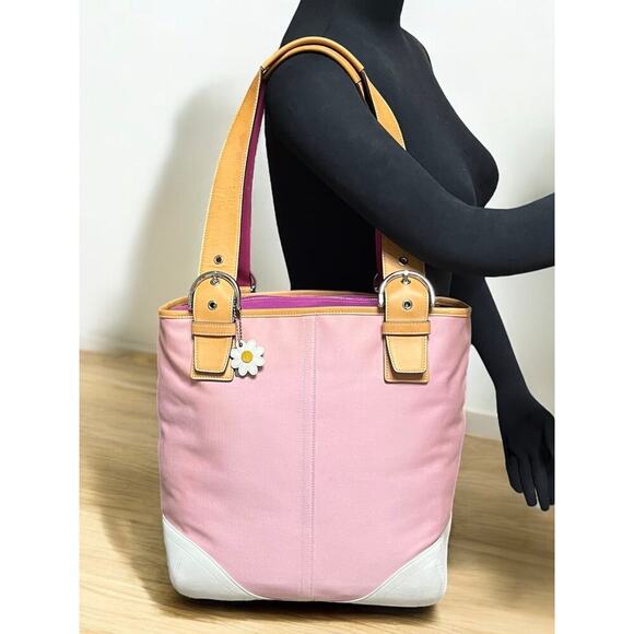 Vintage Coach 5174 Soho Daisy Canvas Tote & Wristlet        - Picture 9 of 16